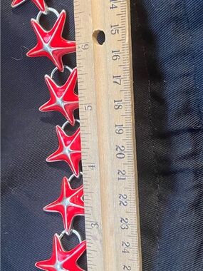 Bracelet red 6 enamel starfish silver tone metal